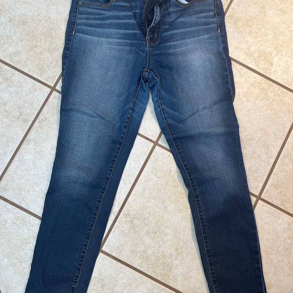 American Eagle women’s super stretch high-rise jegging 14 short.